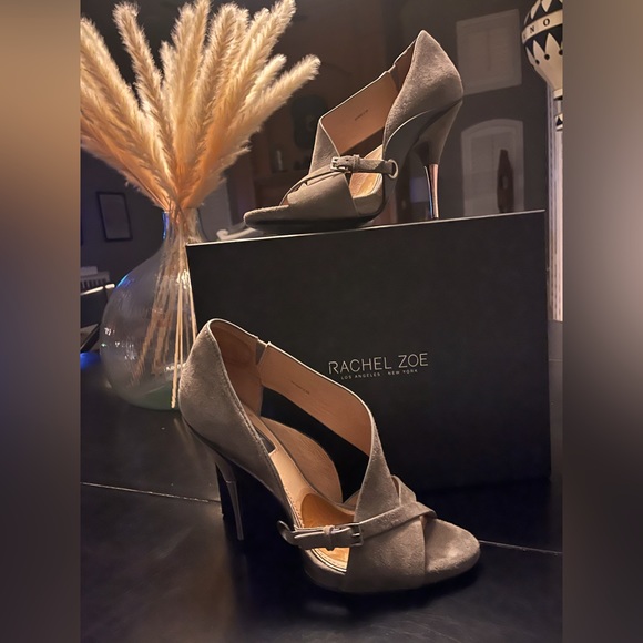 Rachel Zoe soft grey Suede pumps size 8.5 with metal heels & comfort inserts - Picture 2 of 5